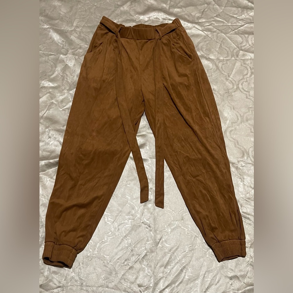 Mi Ami Chinos